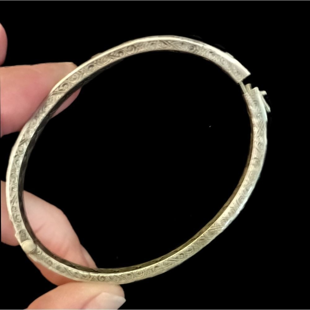 Art Deco Revival Black Clear Rhinestone Silver Tone Bangle Bracelet VTG SKUJ073 - Picture 4 of 7